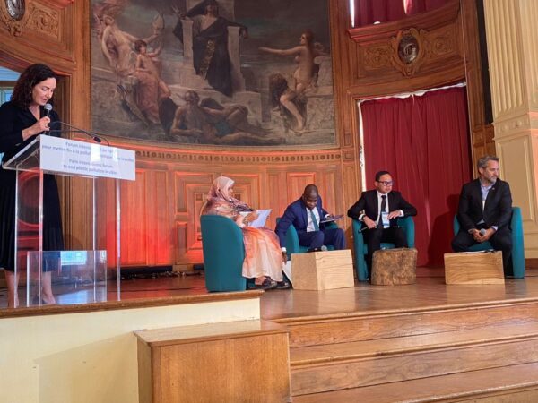 رئيسة جهة نواكشوط تشارك في منتدى باريس الدولي للقضاء على التلوث البلاستيكي في المدن