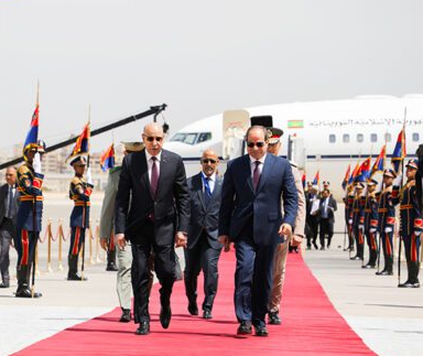 Monde Arabe : le Président de la République entame une visite d’amitié et de travail en Egypte