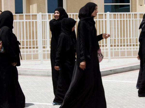 France : interdiction du port de l’abaya dans les écoles