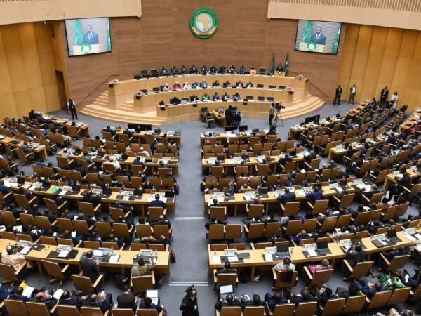 الاتحاد الأفريقي يدين الانقلاب في الغابون