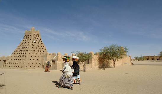 Blocus de Tombouctou au Mali : Plus de 30 000 personnes déplacées, hausse des prix et dénégation des autorités