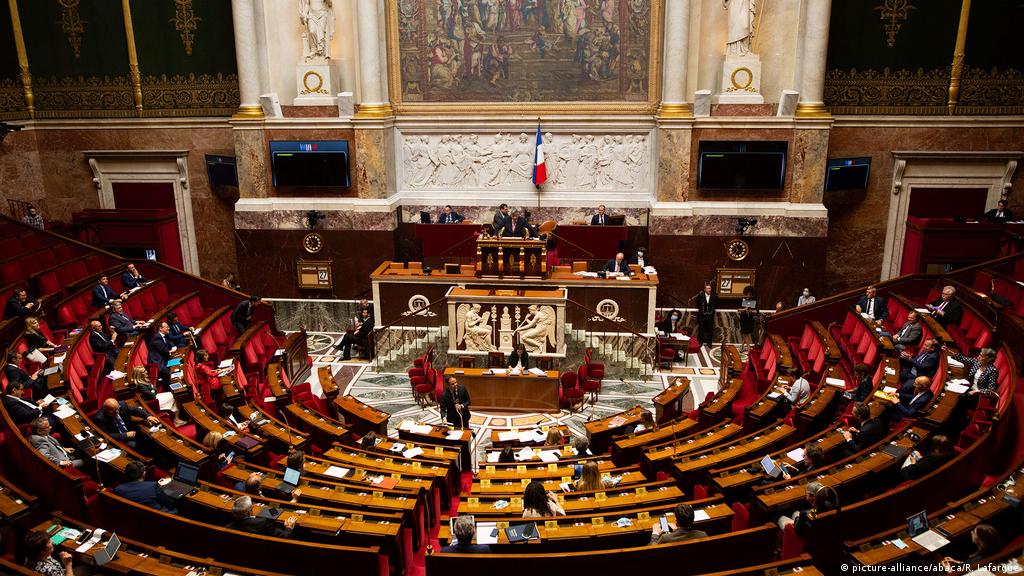 فرنسا: تقرير برلماني يدعو إلى التحرك لاستعادة العلاقة مع إفريقيا