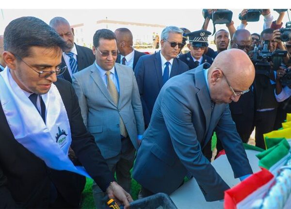 Le Président de la République supervise le lancement de la composante jeunesse et sports du programme d’urgence pour le développement de la ville de Nouakchott