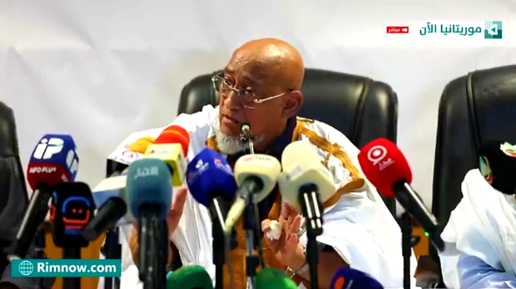 المحامي ولد الرايس: ولد عبد العزيز نهب أموال موريتانيا والمحكم الصادر فيه كان عادلا