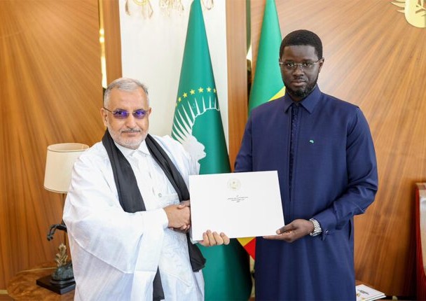 L’ambassadeur de Mauritanie au Sénégal présente ses lettres de créance