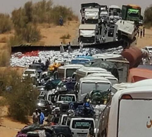 Blocage sur la route de l’Espoir : un camion renversé paralyse le trafic pendant 24 heures, à deux jours de la fête
