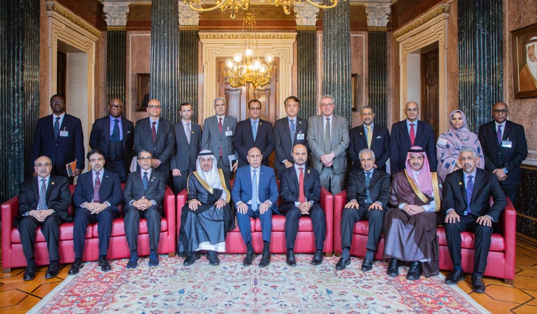 ‎شارك فخامة رئيس الجمهورية السيد محمد ولد الشيخ الغزواني، اليوم الاثنين، في العاصمة النمساوية فيينا في أعمال الطاولة المستديرة،فيينا 2025، المنظمة من طرف صندوق أوبك للتنمية  (OPEC Fund)، بحضور، رئيس الصندوق الدكتور عبدالحميد الخليفة، وقادة وممثلي مؤسسات مالية عربية ودولية، وعدد من صناديق التنمية في إطار مجموعة التنسيق العربية.