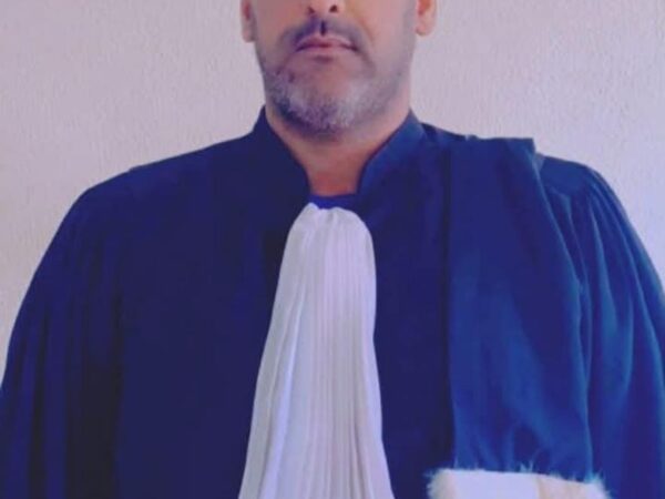 Maître Zerough accuse l’état civil de “fuir ses responsabilités derrière des excuses techniques”