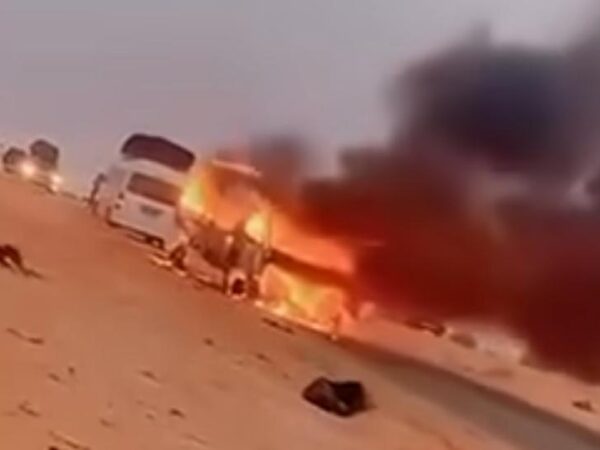 Deux véhicules s’embrasent dans un grave accident de la route