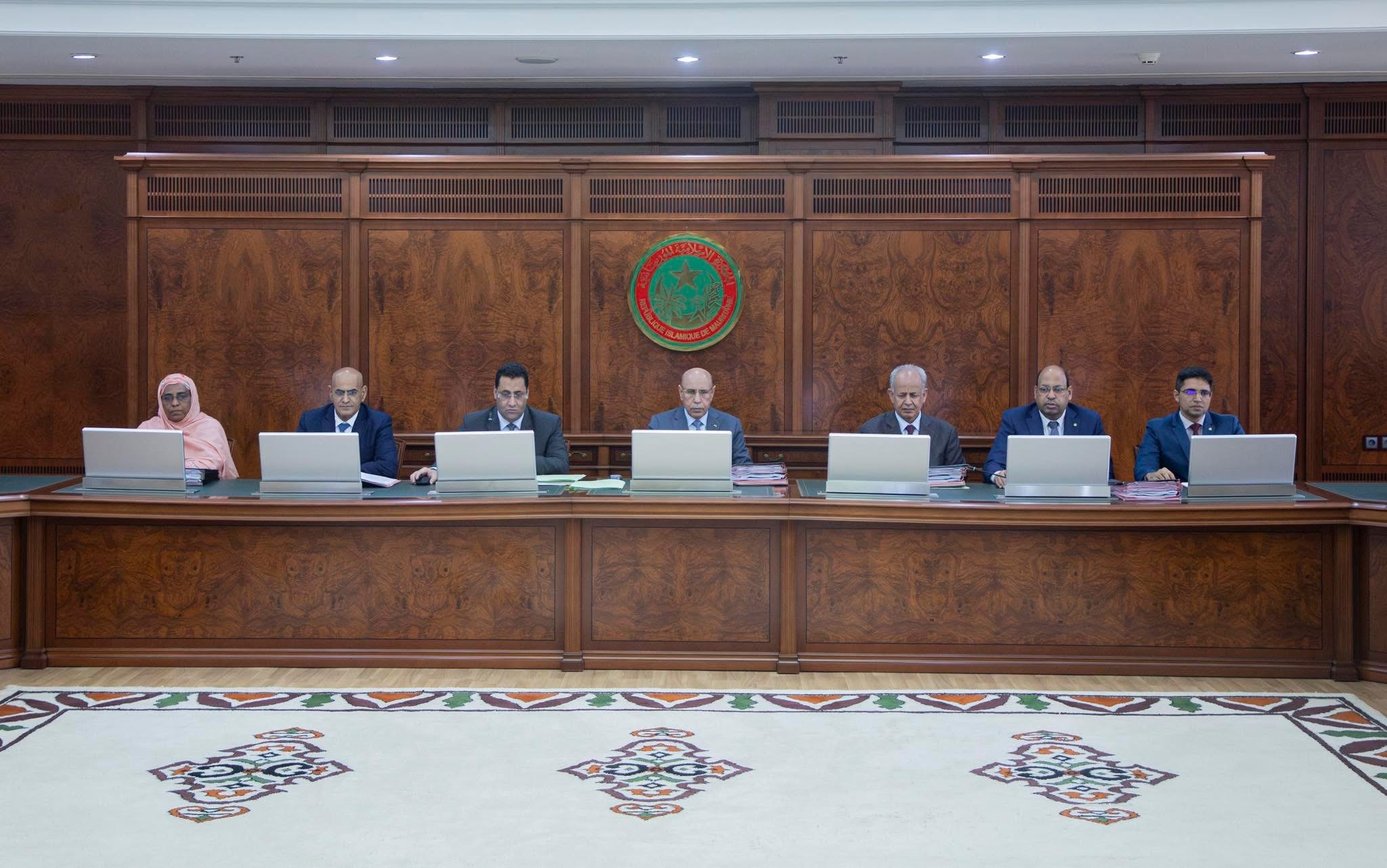 مجلس الوزارء يعقد اجتماعه الأسبوعي بالقصر الرئاسي