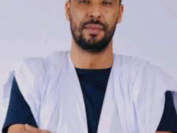 La famille de Fouad Ould Safra réclame sa libération devant un commissariat