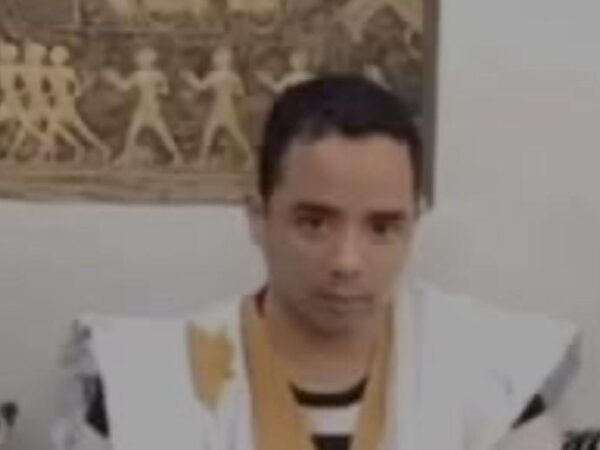 Bedr Abdel Aziz, fils de l’ancien président, s’en prend à sa tribu et au régime