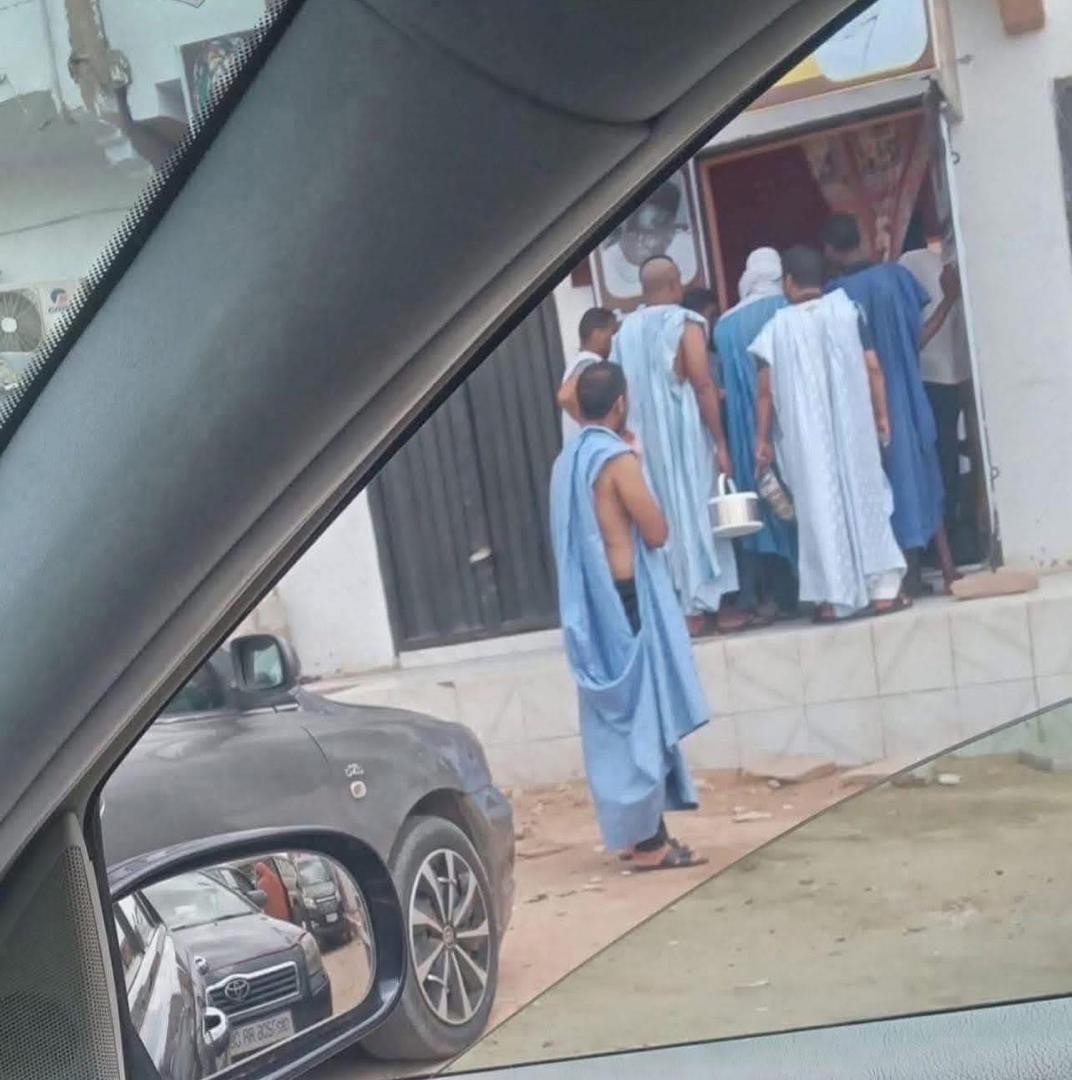 Affluence devant un restaurant pour du riz : révélateur d’un changement social ?