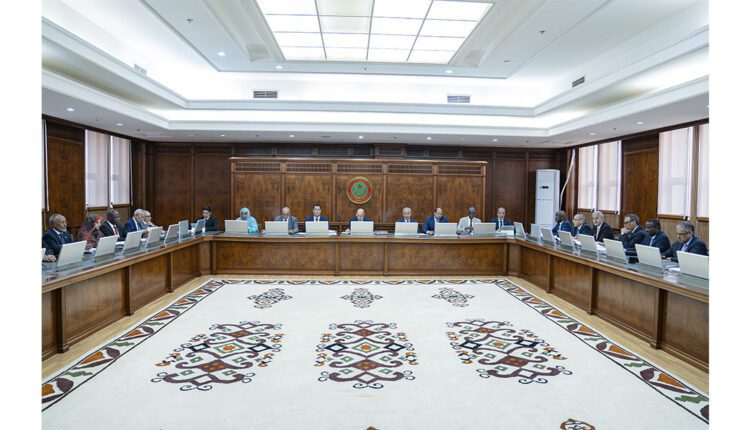 Le Conseil des ministres approuve un communiqué concernant les contrats de partenariat public-privé pour la construction et l’exploitation d’une centrale solaire et éolienne