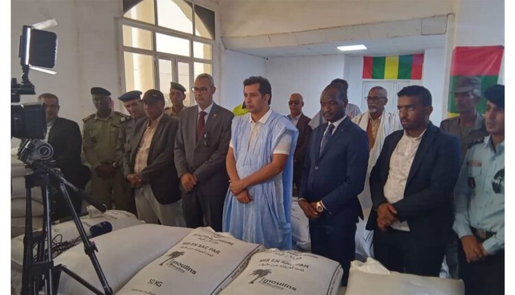 استقبل معالي وزير الاقتصاد والمالية، السيد سيد احمد ولد أبوه، اليوم الخميس بمقر الوزارة في نواكشوط، سفير جمهورية ألمانيا الاتحادية المعتمد لدى موريتانيا، سعادة السيد فلوريان رايندل.  وتطرق اللقاء لمجالات التعاون بين البلدين وسبل تعزيزها وتطويرها.  جرى اللقاء بحضور المدير العام للتمويلات والتعاون الاقتصادي، السيد محمد سالم ولد الناني، والمستشار السياسي بالسفارة الألمانية، السيد لارس دوبرت.