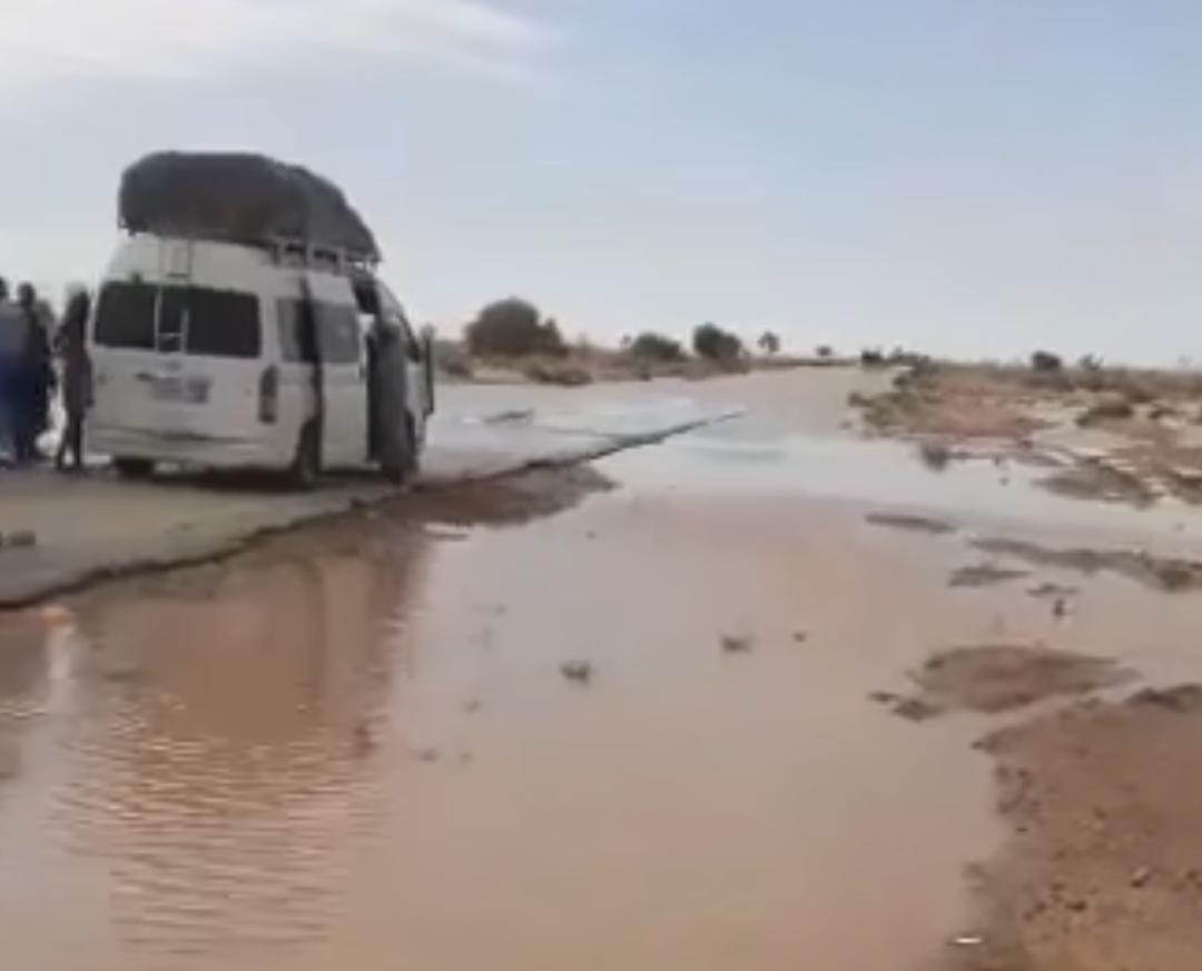 Crues à Oued Chebka : la route entre Nouakchott et Nouadhibou coupée