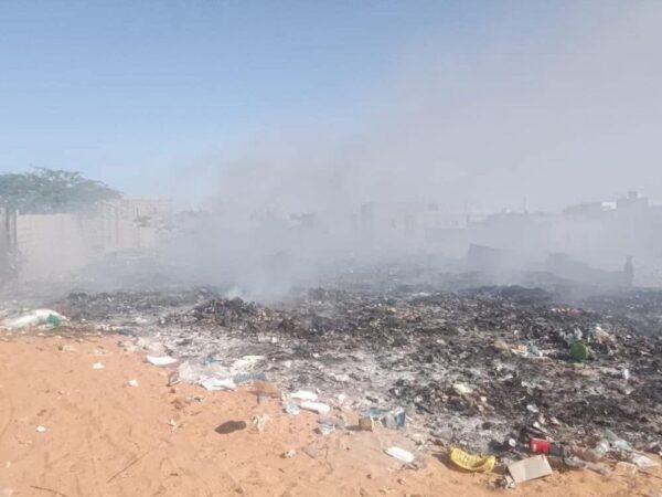 À Dar Naïm, les habitants du quartier Al-Jazira étouffent sous les fumées du brûlage de déchets