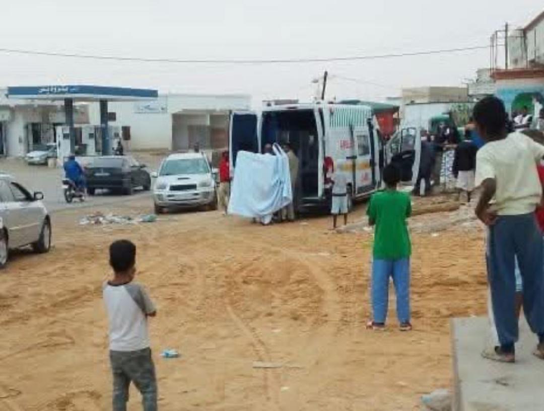 Nouakchott-Sud : Une femme accouche en pleine rue près du poteau 15 à Arafat