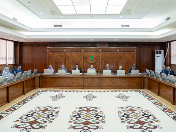 مرسوم يمنع عمل النساء والأطفال في وظائف محددة ليلا