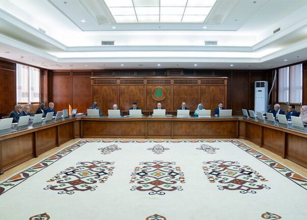 Au conseil des ministres, le Premier Ministre présente une communication relative aux grandes lignes du bilan de l’action gouvernementale durant l’exercice 2025 et les perspectives de l’année 2026