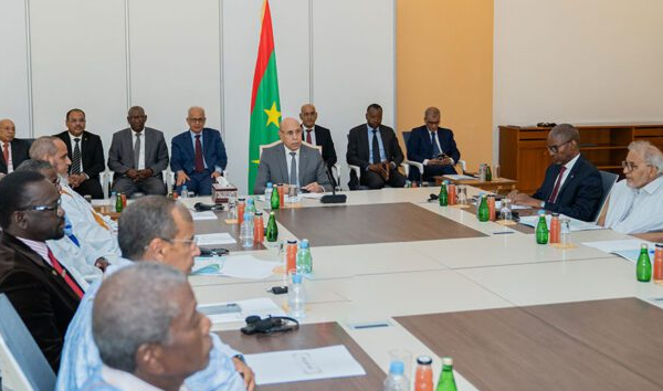 توزيع وثيقة تقترح “هيكل تنظيمي مبدئي لآلية الحوار” في القصر الرئاسي