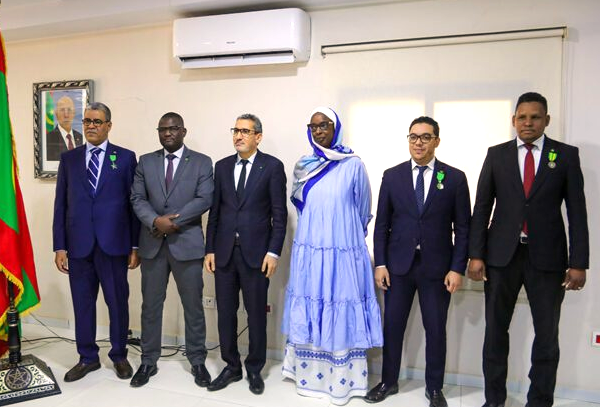 محافظ البنك المركزي الموريتاني يوشح عددا من موظفي البنك