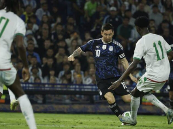 منتخب الأرجنتين يحقق فوزا صعبا على موريتانيا (فيديو)