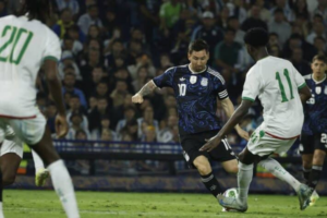 منتخب الأرجنتين يحقق فوزا صعبا على موريتانيا (فيديو)