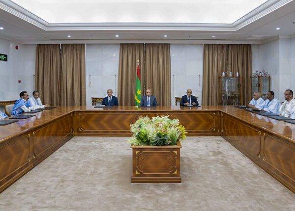 رئيس الجمهورية يستقبل رؤساء أحزاب ائتلاف المعارضة