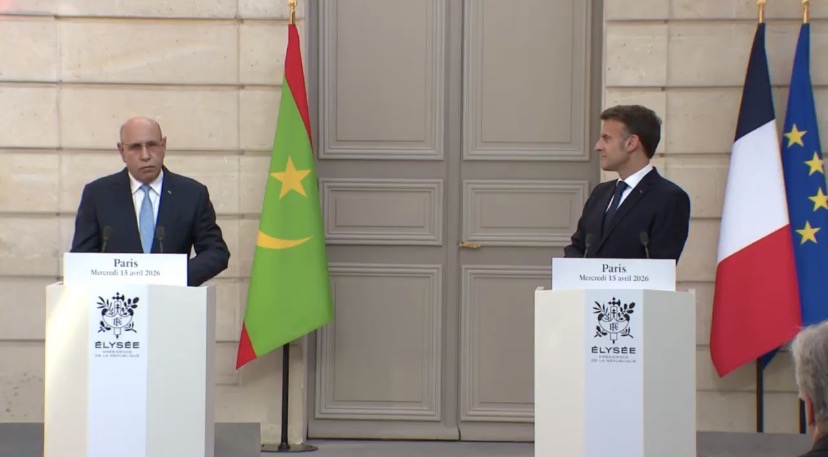 Le Président de la République tient une conférence de presse conjointe avec son homologue français