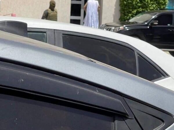Transfert médical de l’ancien président Mohamed Ould Abdel Aziz dans une clinique privée