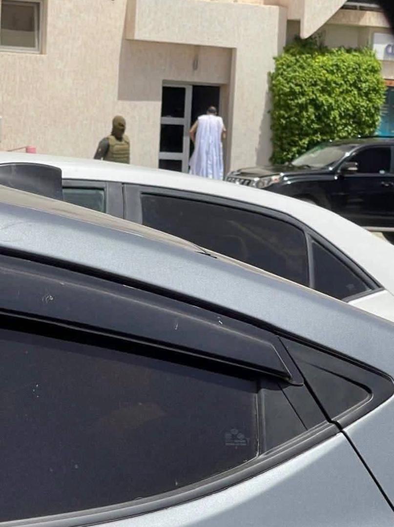 Transfert médical de l’ancien président Mohamed Ould Abdel Aziz dans une clinique privée